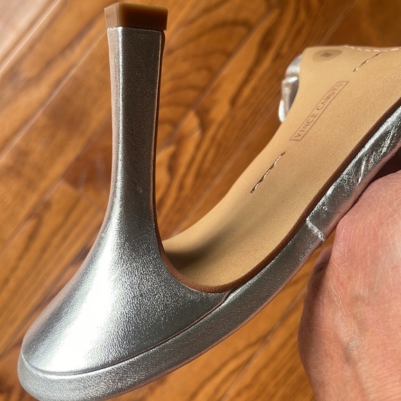 Vince Camuto Heels in SILVER!🖤 - Picture 6 of 11